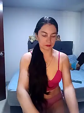 renata hot1 online show from 11/19/25, 09:26