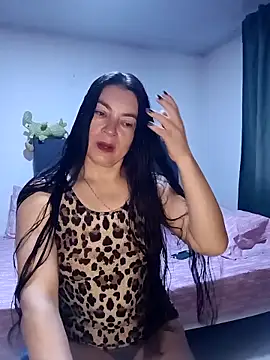 Snapshot of renata_hot1 chatting on 10/01/25, 10:13 renata hot1 online show from 10/01/25, 10:13