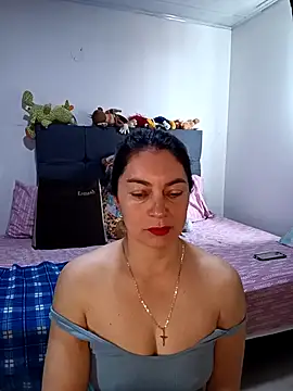 Snapshot of renata_hot1 chatting on 10/03/25, 03:13 renata hot1 online show from 10/03/25, 03:13