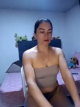 renata hot1 online show from 10/29/25, 10:42