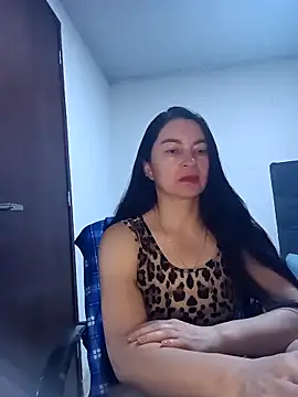 Snapshot of renata_hot1 chatting on 03/03/25, 02:06 renata hot1 online show from 03/03/25, 02:06
