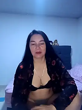 renata hot1 online show from 11/09/25, 12:36