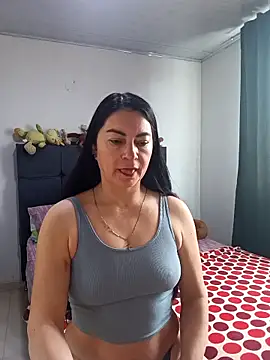 Snapshot of renata_hot1 chatting on 09/15/25, 03:23 renata hot1 online show from 09/15/25, 03:23