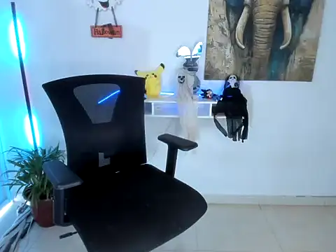 Snapshot of nairobbits chatting on 10/09/25, 01:11 nairobbits online show from 10/09/25, 01:11