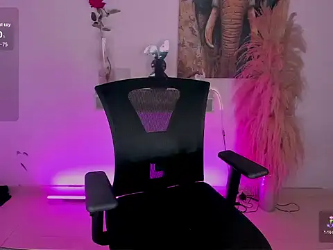 Snapshot of nairobbits chatting on 11/14/25, 03:21 nairobbits online show from 11/14/25, 03:21