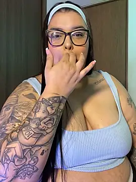 Apriilpeach  online show from 10/27/25, 10:00