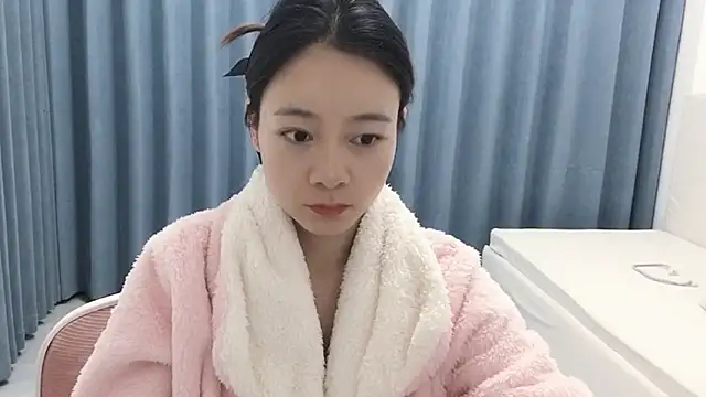 Snapshot of amy-jini chatting on 12/24/24, 12:44 amy-jini online show from 12/24/24, 12:44