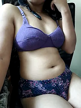 Snapshot of Rani_Desai69 chatting on 10/28/25, 06:56 Rani Desai69 online show from 10/28/25, 06:56
