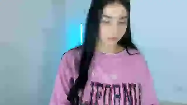 Snapshot of Natasha_su_ chatting on 09/17/25, 11:18 Natasha su online show from 09/17/25, 11:18