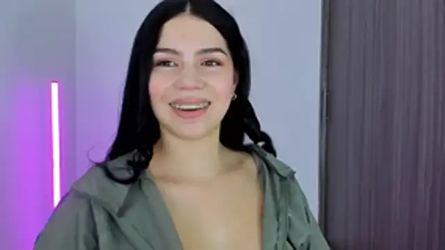 Natasha su  online show from 10/26/25, 01:06