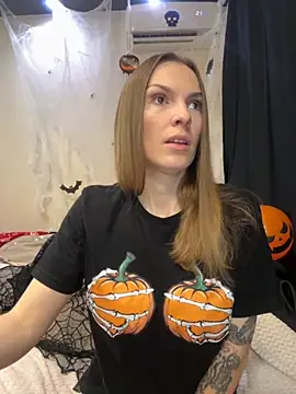 RachelBelI online show from 10/19/25, 11:40