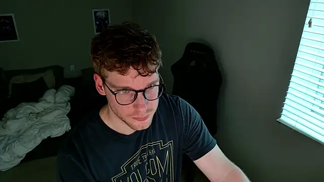 Snapshot of BlueEyedTallGuy94 chatting on 07/10/26, 02:22 BlueEyedTallGuy94 online show from 07/10/26, 02:22
