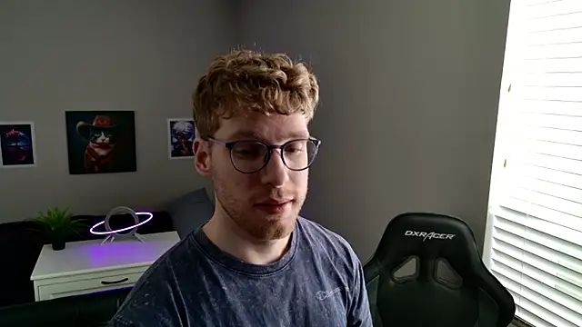 Snapshot of BlueEyedTallGuy94 chatting on 02/11/26, 09:03 BlueEyedTallGuy94 online show from 02/11/26, 09:03