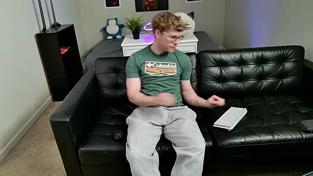 Snapshot of BlueEyedTallGuy94 chatting on 01/18/26, 09:07 BlueEyedTallGuy94 online show from 01/18/26, 09:07