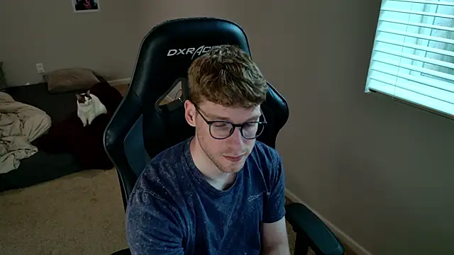 Snapshot of BlueEyedTallGuy94 chatting on 06/10/26, 02:57 BlueEyedTallGuy94 online show from 06/10/26, 02:57