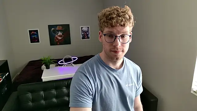 Snapshot of BlueEyedTallGuy94 chatting on 03/02/26, 09:44 BlueEyedTallGuy94 online show from 03/02/26, 09:44