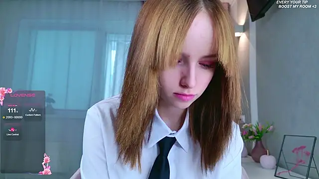 Snapshot of b4by_LoL1 chatting on 10/17/25, 07:00 b4by LoL1 online show from 10/17/25, 07:00