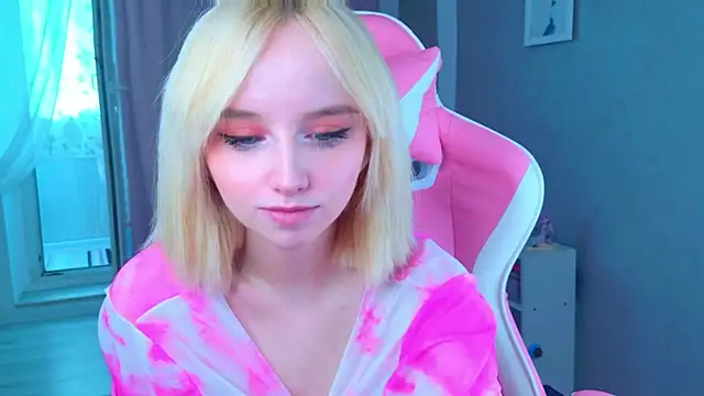 b4by LoL1 online show from 04/02/26, 04:19