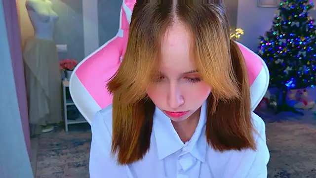 b4by LoL1 online show from 12/22/25, 11:43