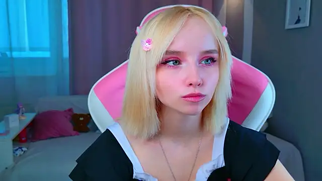 b4by LoL1 online show from 03/15/26, 01:07