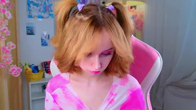 b4by LoL1 online show from 05/18/26, 01:16