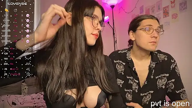 Snapshot of passiondesire_ chatting on 10/23/25, 08:46 passiondesire  online show from 10/23/25, 08:46