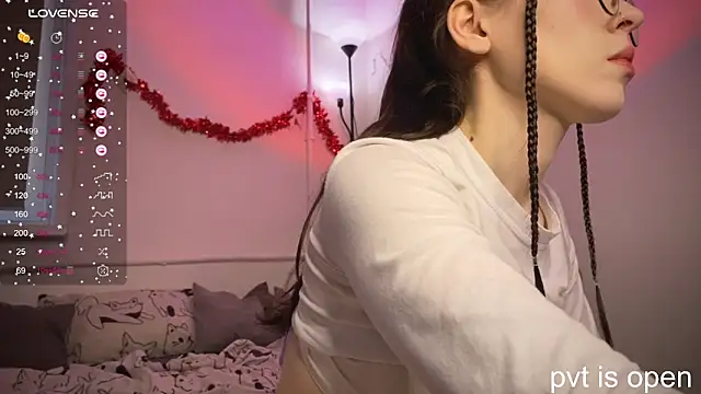 passiondesire  online show from 12/22/25, 08:58