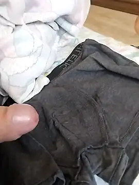 Grig1982 online show from 11/04/25, 06:50