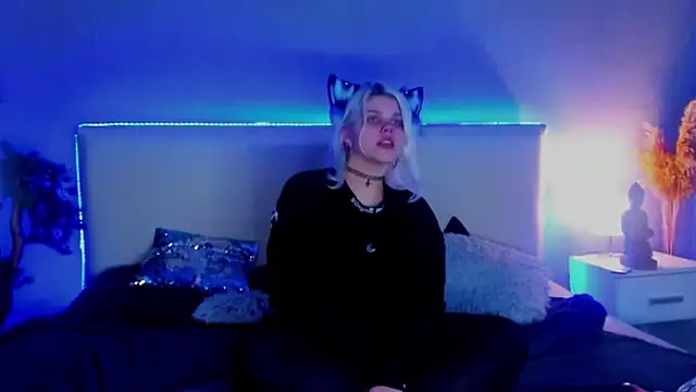 JoannLowe online show from 03/21/25, 03:01