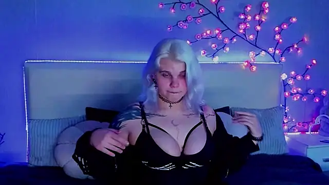 JoannLowe online show from 10/12/25, 07:15