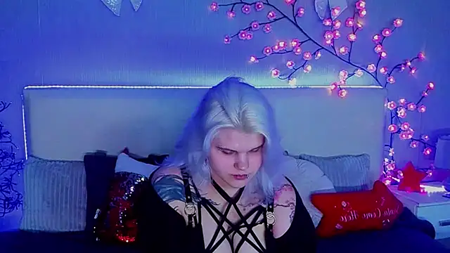 JoannLowe online show from 12/14/25, 08:14