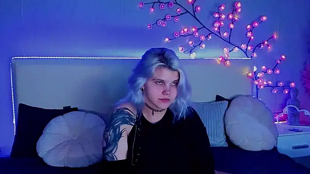 JoannLowe online show from 09/30/25, 08:15