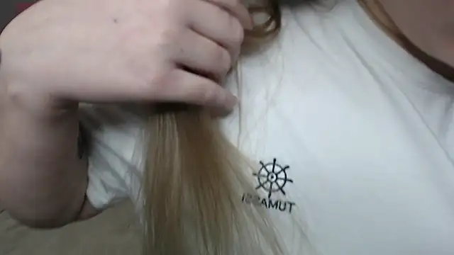 Snapshot of _Sweet_Lana chatting on 02/11/25, 08:05 Sweet Lana online show from 02/11/25, 08:05
