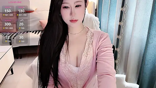 QQ-tutu online show from 11/28/25, 02:12