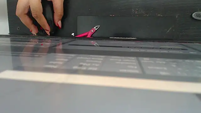 sinay024 online show from 12/19/25, 02:37