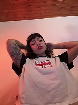 Snapshot of Ashley_Chriss chatting on 01/17/25, 01:36 Ashley Chriss online show from 01/17/25, 01:36