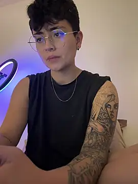 Snapshot of Ashley_Chriss chatting on 03/09/25, 09:03 Ashley Chriss online show from 03/09/25, 09:03