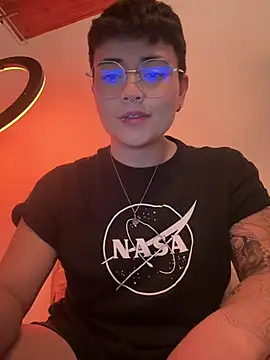 Snapshot of Ashley_Chriss chatting on 01/03/25, 05:28 Ashley Chriss online show from 01/03/25, 05:28