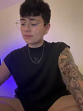 Snapshot of Ashley_Chriss chatting on 03/01/25, 06:24 Ashley Chriss online show from 03/01/25, 06:24