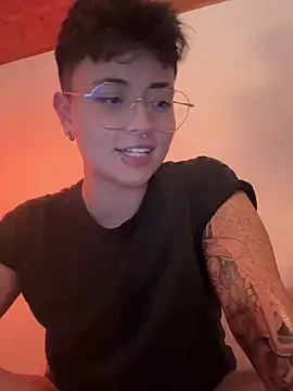 Snapshot of Ashley_Chriss chatting on 01/17/25, 07:08 Ashley Chriss online show from 01/17/25, 07:08