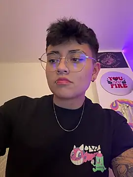 Snapshot of Ashley_Chriss chatting on 02/07/25, 01:36 Ashley Chriss online show from 02/07/25, 01:36