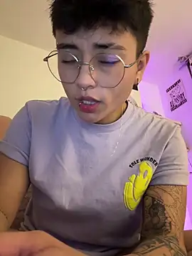 Snapshot of Ashley_Chriss chatting on 02/15/25, 01:21 Ashley Chriss online show from 02/15/25, 01:21