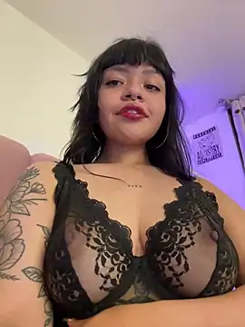 Snapshot of Ashley_Chriss chatting on 02/02/25, 08:24 Ashley Chriss online show from 02/02/25, 08:24