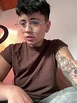 Snapshot of Ashley_Chriss chatting on 01/19/25, 09:34 Ashley Chriss online show from 01/19/25, 09:34