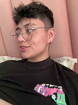 Snapshot of Ashley_Chriss chatting on 02/09/25, 10:00 Ashley Chriss online show from 02/09/25, 10:00