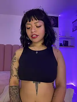 Snapshot of Ashley_Chriss chatting on 03/22/25, 03:09 Ashley Chriss online show from 03/22/25, 03:09