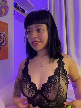 Snapshot of Ashley_Chriss chatting on 03/20/25, 01:24 Ashley Chriss online show from 03/20/25, 01:24