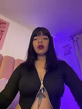 Snapshot of Ashley_Chriss chatting on 09/28/25, 11:23 Ashley Chriss online show from 09/28/25, 11:23