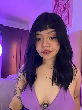 Ashley Chriss online show from 12/18/25, 07:02