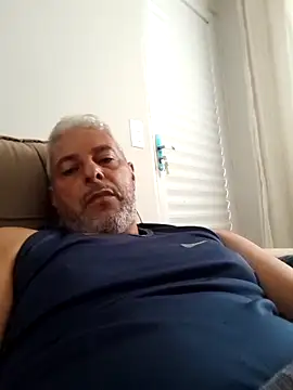Snapshot of gordonunes chatting on 05/18/26, 01:05 gordonunes online show from 05/18/26, 01:05